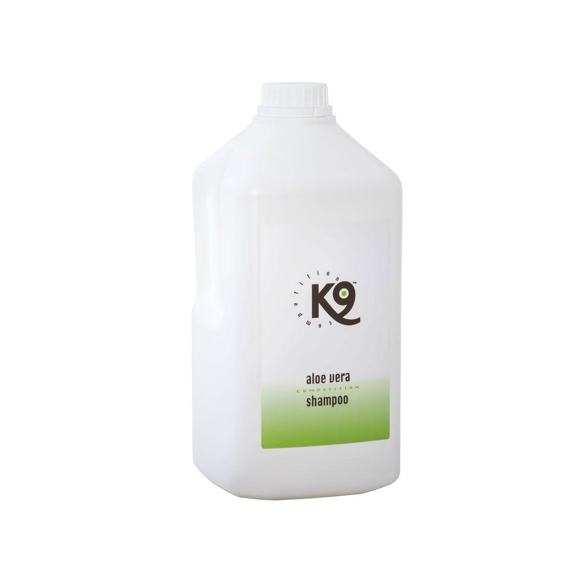 Flaska med K9 Competition Aloe Vera Schampo för hund