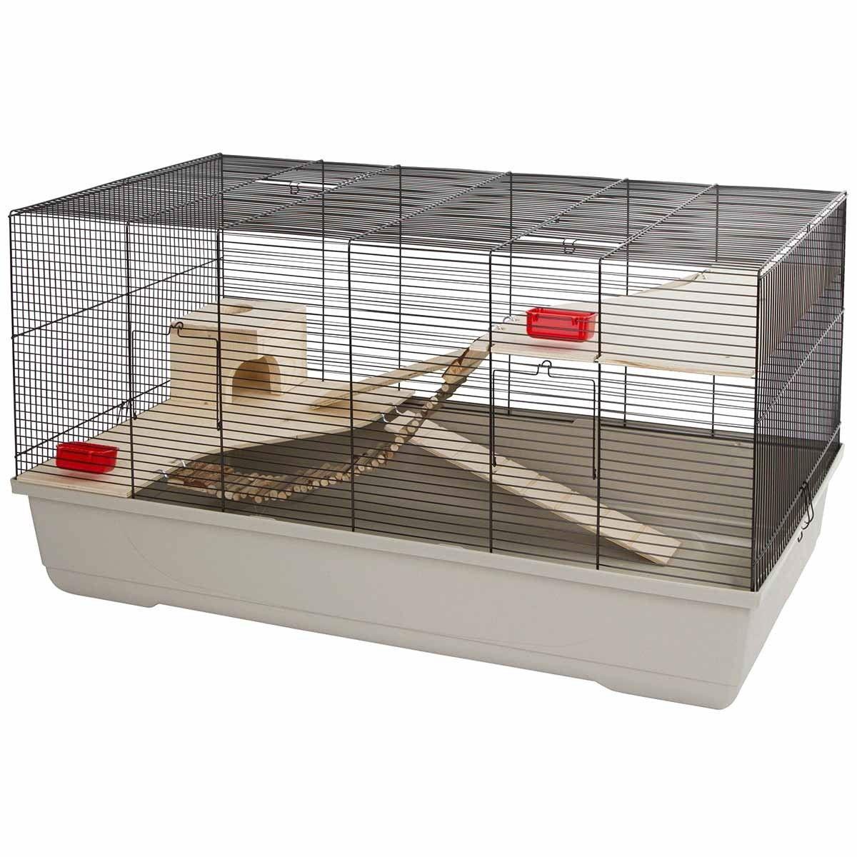 Kerbl hamsterbur inomhus med flera våningsplan, trappor och hängbro
